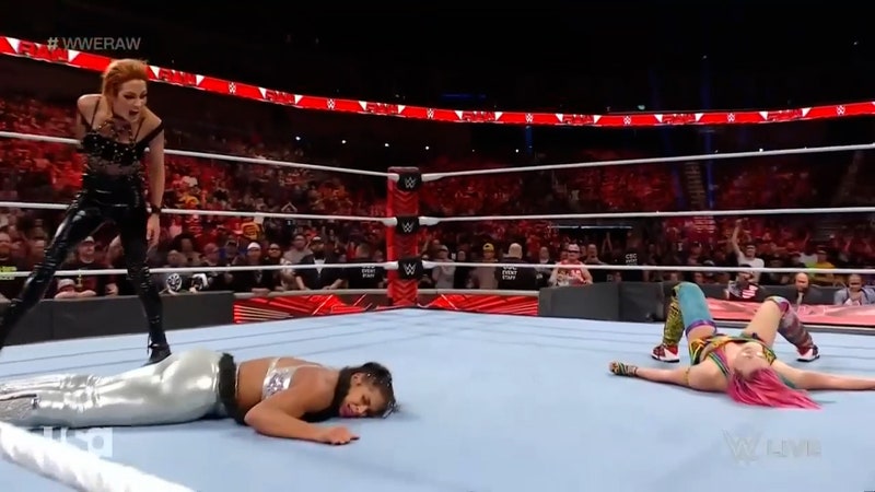 Becky Lynch attacks Bianca Belair and Asuka